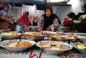 Tradisi Unik Berbuka Dengan Bubur Lodeh