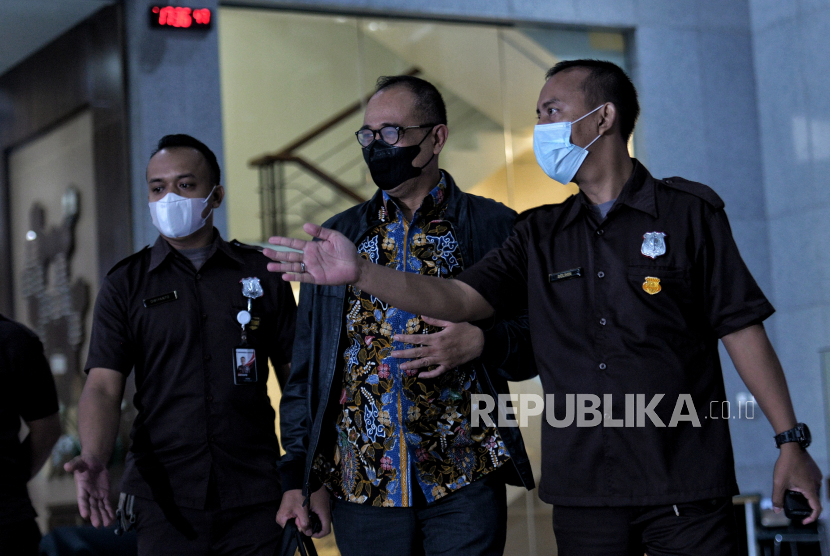 Usai Diperiksa KPK Hampir 9 Jam, Rafael: Saya Sudah Lelah