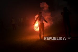 Bobotoh yang Bawa Flare ke Stadion Diancam tak Bisa Tonton Laga Persib