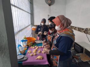 Napi Wanita di Lapas Indramayu Banjir Pesanan Kue Kering Jelang Lebaran