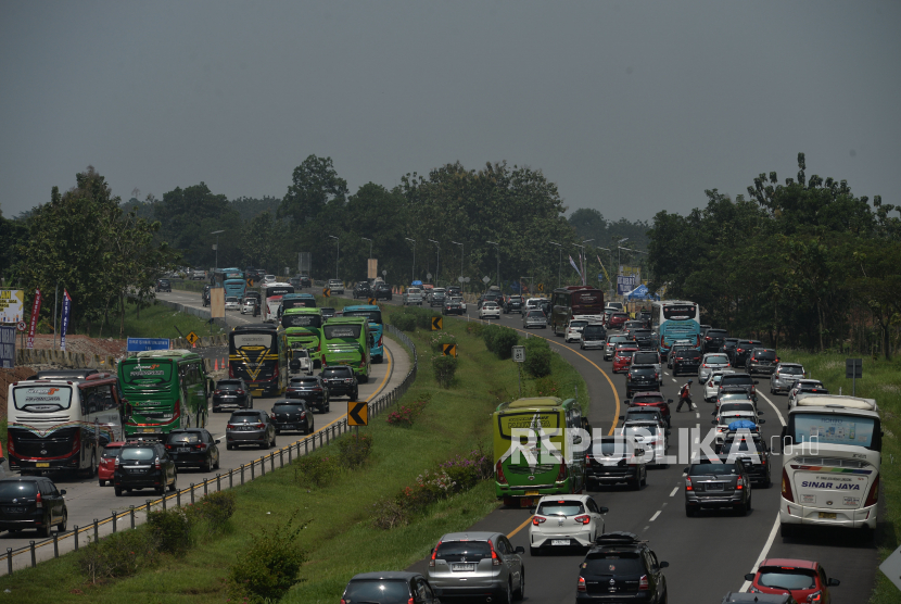 Arus Balik Tol Cipali Mulai Landai, Sistem One Way Berakhir