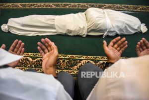 3 Amalan Tersembunyi yang Membuat Umat Muslim Ikhlas Sholatkan Jenazah Ahli Maksiat