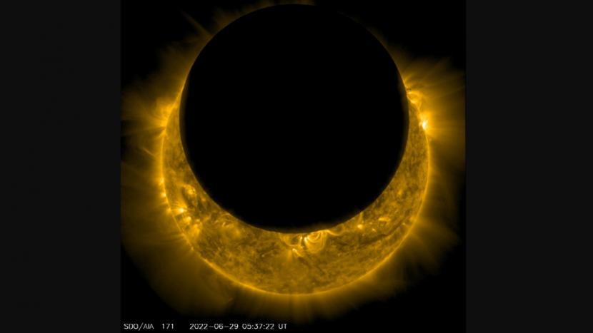 62 Astronom Teliti Gerhana Matahari Hibrida di Biak