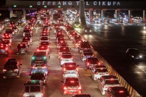 Arus Kendaraan Mudik di GT Cikupa Malam H-2 Mulai Landai