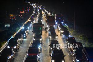 Arus Mudik di Gerbang Tol Cileunyi