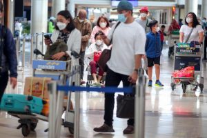 Arus Penumpan Bandara Juanda Surabaya Masih Tinggi