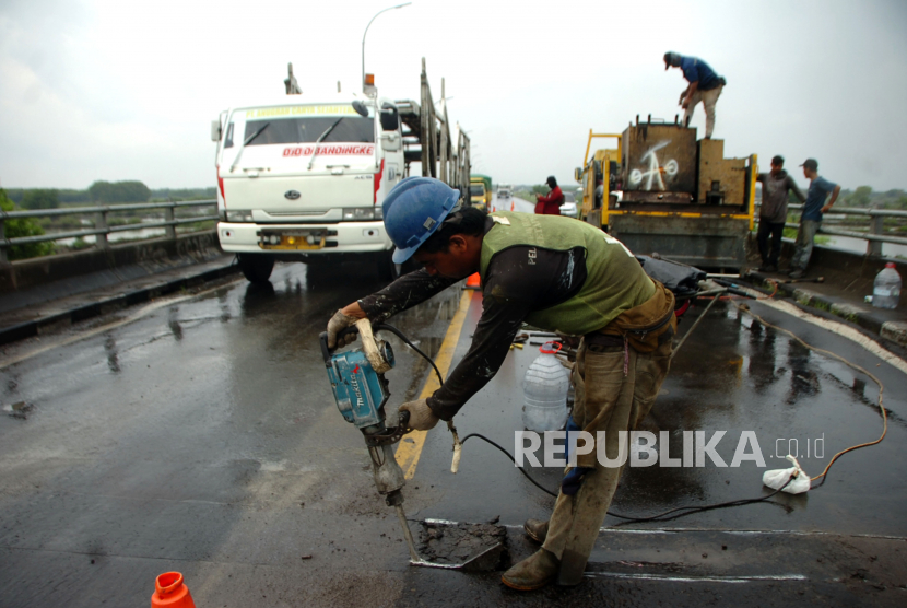 Basuki: Semua Jalan Tol Fungsional Digunakan untuk Mudik