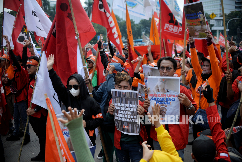 Bawaslu Diminta Tindak Anggota yang Larang Partai Buruh Bawa Atribut Saat Hari Buruh