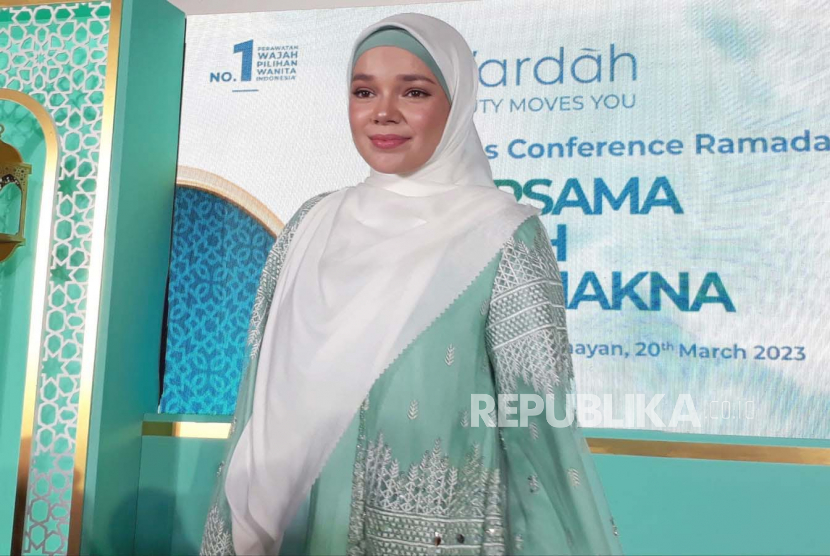 Dewi Sandra tak Pusingkan Soal Pernik Lebaran: Sekarang Lagi Fokus Mengejar Lailatul Qadar