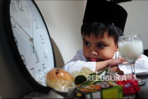 Dokter: Anak Sehat Aman Berpuasa Asalkan Cairan dan Nutrisi Cukup