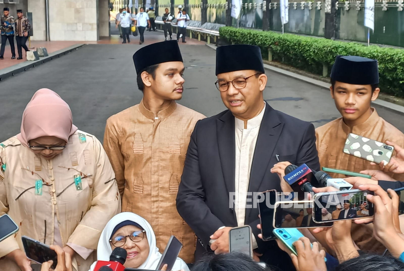 Beri Selamat Ganjar Pranowo, Anies Baswedan: Insya Allah Amanat… 