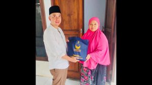 Guru Ngaji dan Marbot Terima Paket Lebaran