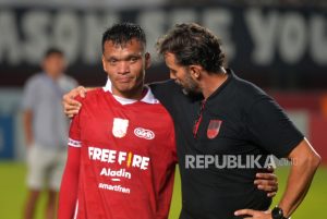 Hadapi Liga 1 Musim Depan, Pelatih Persis: Kita Butuh VAR