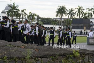 PPIH Embarkasi Surabaya Jamin Pelayanan Terbaik untuk Jamaah lansia