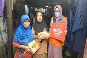 J&T Express Lewat Rumah Zakat Salurkan Paket Ifthar Bertajuk Program 1001 Berkah