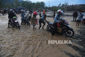 Jalur Mudik di Palu Terputus