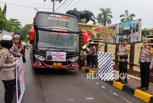 Polresta Cirebon Lepas Pemberangkatan Pemudik Balik Gratis ke Bekasi