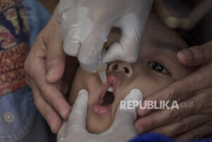 Tak Perlu Takut Efek Samping Imunisasi Anak, Lakukan Ini Kalau Timbul Demam