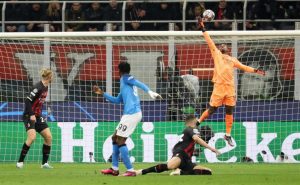 Kinerja Kiper AC Milan Mike Maignan saat Vs Napoli Tuai Pujian dari Lawan