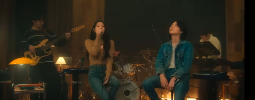 Agust D feat IU dengan lagu People Pt.2. Dok: Tangkapan Layar