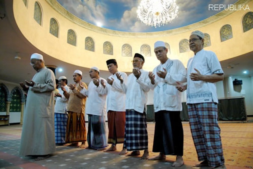 Niat Sholat Subuh Sebagai Makmum dan Imam