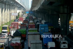 Pembatasan Operasional Angkutan Barang | Republika Online