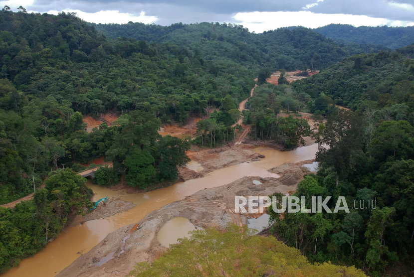 Polda Jambi Tangkap Empat Pelaku Peti dan Mengamankan 3 Kg Emas