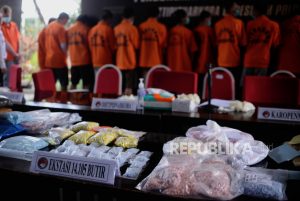 Polres Jember Musnahkan Ribuan Botol Minuman Keras dan Narkoba