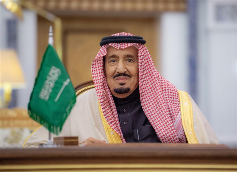 Raja Salman: Arab Saudi bangga Melayani Dua Masjid Suci dan Jamaah