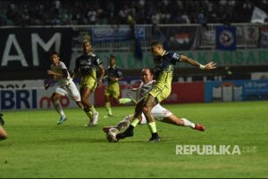 Sayangkan Insiden saat Laga Vs Persib, Pelatih Persis: Tak Bisa Ditolerir