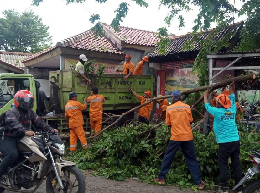 Sejumlah Rumah Warga Tanjungsari Sidoarjo Terdampak Angin Kencang