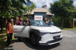 Toyota Siapkan 65 Mobil Listrik bZ4X untuk KTT ASEAN