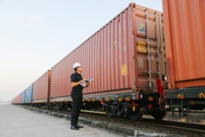 WTO: Pertumbuhan Perdagangan Global 2023 Melambat Jadi 1,7 Persen