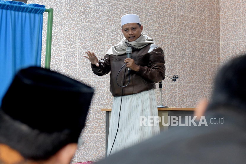 Wagub Jabar Apresiasi Polisi Amankan Bule Ludahi Imam Masjid