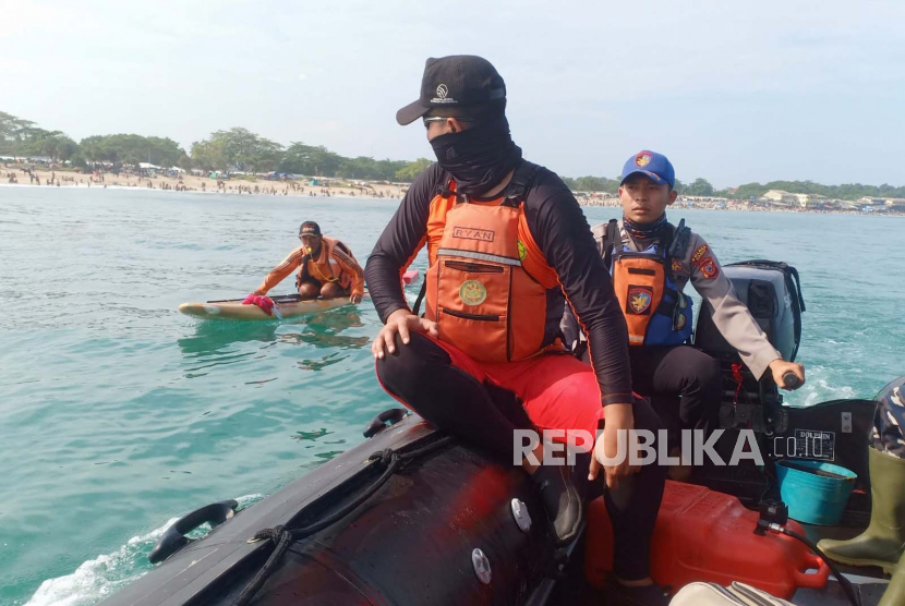 Wisatawan Hilang di Pantai Santolo Ditemukan Terapung di Lautan