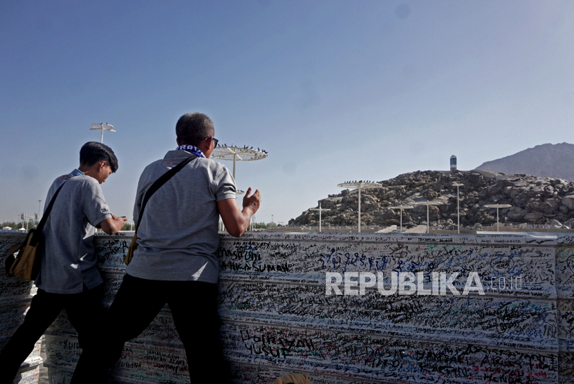 Mengunjungi Jabal Rahmah Saat Sepi