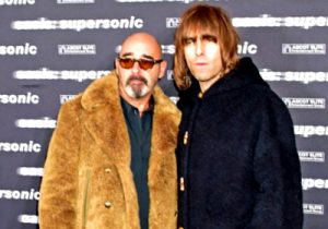 Bonehead: Saya dan Liam Gallagher Menolak Gelar Ksatria