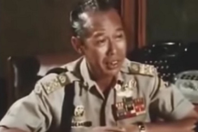 Sukarno Tertawa Mendengar Permintaan Aneh Jenderal Hoegeng ke Orang Belanda