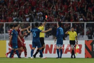 Sejarah Kartu Merah dan Kuning dalam Sepak Bola, Ternyata Terinspirasi dari Hal Ini