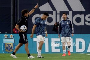 Asyik Nonton Coldplay, Messi Absen di Pernikahan Lautaro Martinez