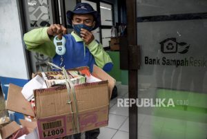 Berminat Jadi Nasabah Bank Sampah Induk Kota Bandung? Ini Caranya