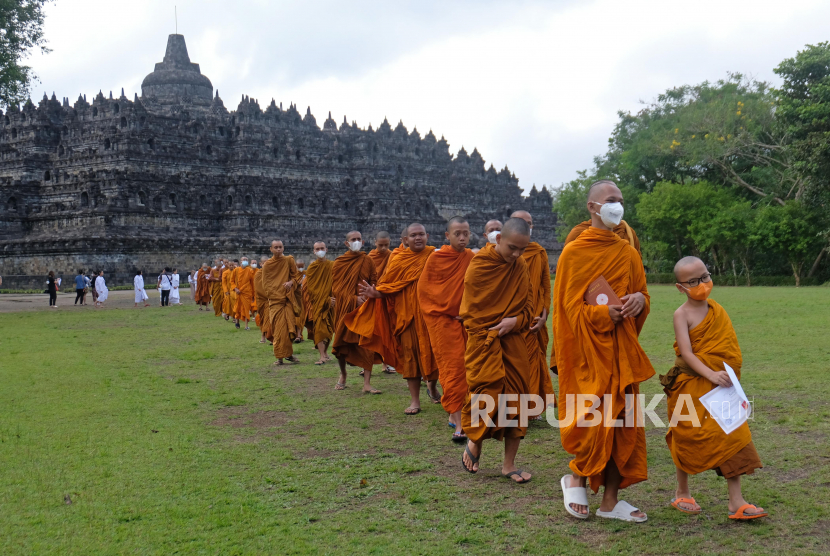 Biksu Pelaksana ‘Thudong’ Akui Toleransi Beragama di Indonesia Tinggi