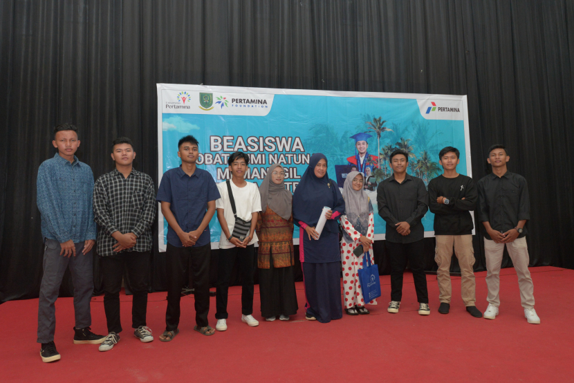 Pertamina Foundation sebagai perpanjangan tangan CSR PT Pertamina (Persero) bersama Universitas Pertamina membuka akses pendidikan bagi putra-putri Natuna lewat Beasiswa Sobat Bumi Natuna 2023. Foto: Pertamina Foundation