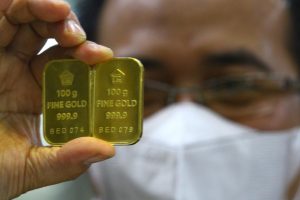 Harga Emas Antam Turun Rp 8.000 per Gram Hari Ini