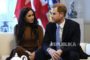 Harry dan Meghan Nyaris Bernasib Seperti Diana Saat Dikejar Paparazi