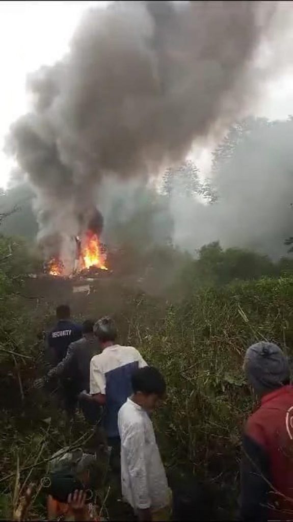 Helikopter Dikabarkan Jatuh di Rancabali Bandung, Tampak Kobaran Api