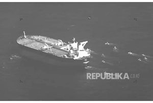 Iran Sita Tanker, AS Gandakan Pertahanan di Selat Hormuz 