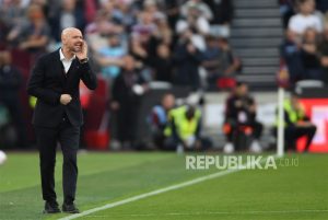 Jamu Wolves di Old Trafford, Ten Hag Optimistis Fan MU Hadirkan Perbedaan