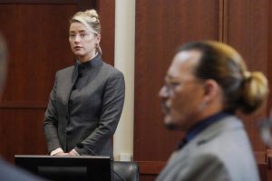 Johnny Depp dan Amber Heard Dinilai Sama-Sama Bermasalah
