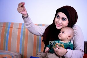 Kenalkan Warna Sesuai dengan Tahapan Tumbuh Kembang Anak